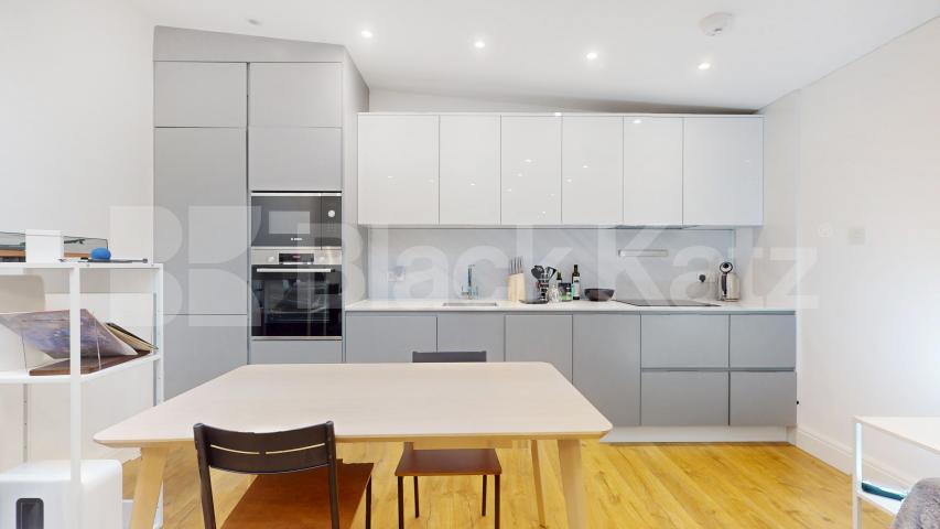 			1 Bedroom, 1 bath, 1 reception Flat			 Parkway, Regents Park / Camden